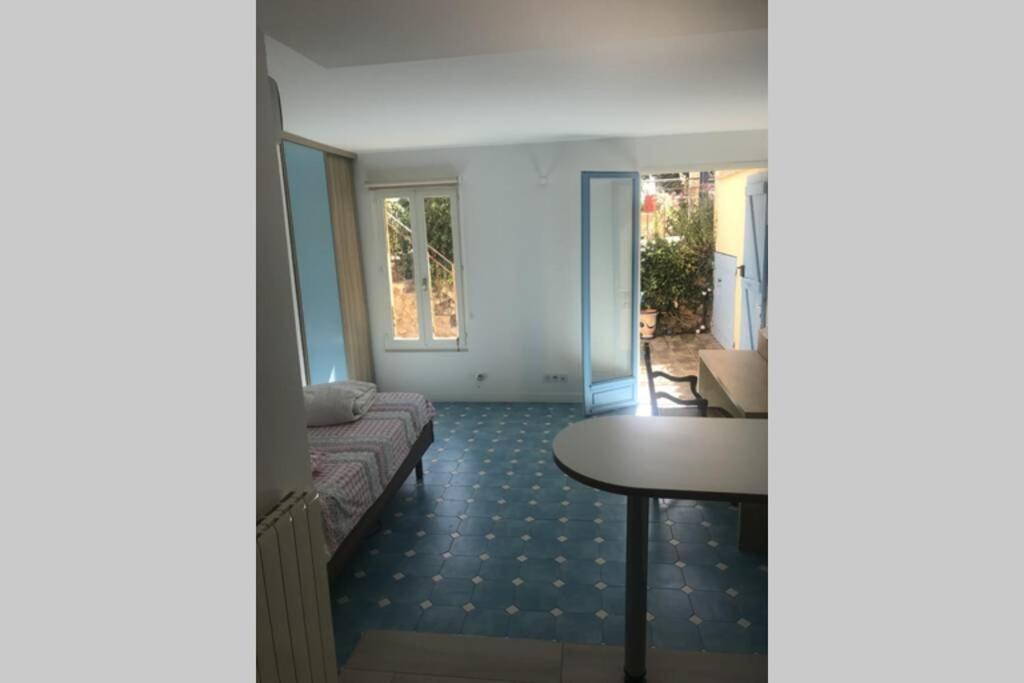 Joli Studio Au Mont St Clair Avec Vue Sur La Mer Lejlighed Sète Eksteriør billede